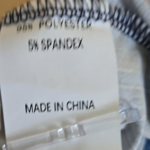 Redhotype Blue Paisley Long Sleeve Button-Up Blouse – Women’s 4X – NWT - Picture 7 of 8